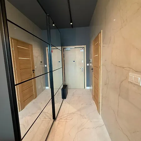 Easy Rent - Business Center 16a, 24h Check-in * Люблин