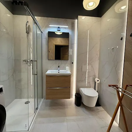 Easy Rent - Business Center 16a, 24h Check-in