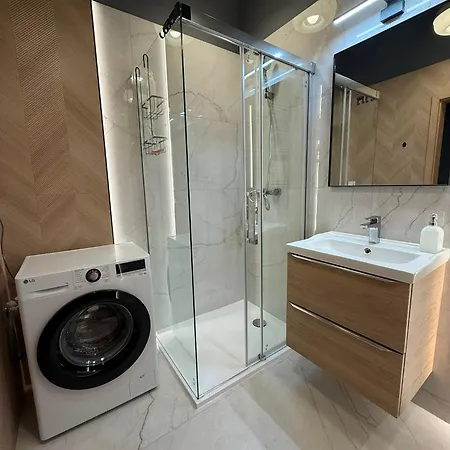 Easy Rent - Business Center 16a, 24h Check-in *